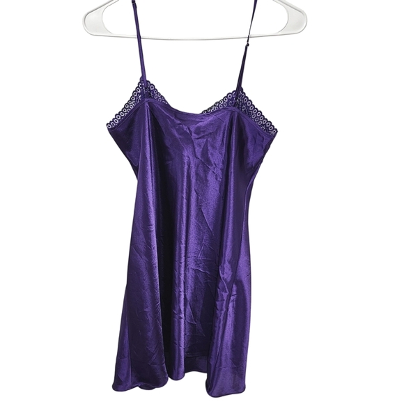Morgan Taylor Women's‎ Purple Satin Chemise Size Medium - Picture 3 of 7